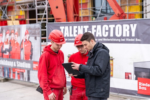 Mitarbeiter auf der Baustelle